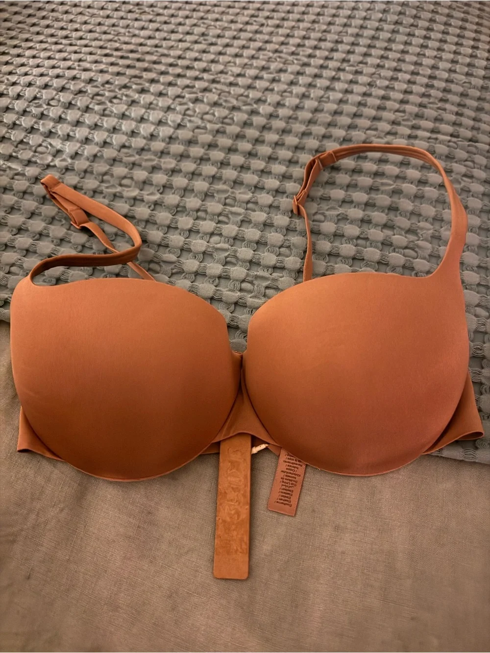 SKIMS Sculpted Underwire Bra in Color Sienna - Picture 2 of 7